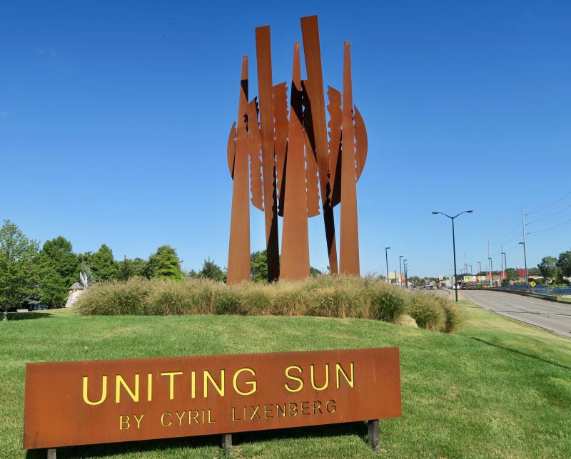 “Uniting Sun” sculpture at the southern entrance to Holland, Michigan. DENNIS FORNEY PHOTOS