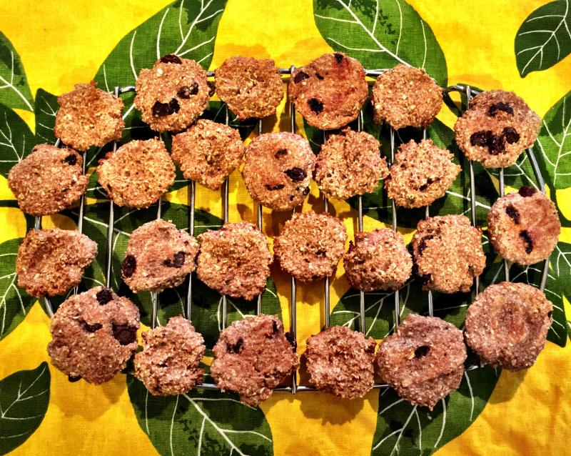 Banana Oatmeal Cookies with nuts and raisins
