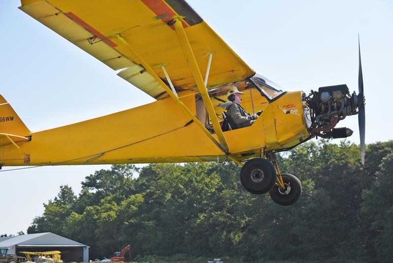 A pilot makes a pick up.
