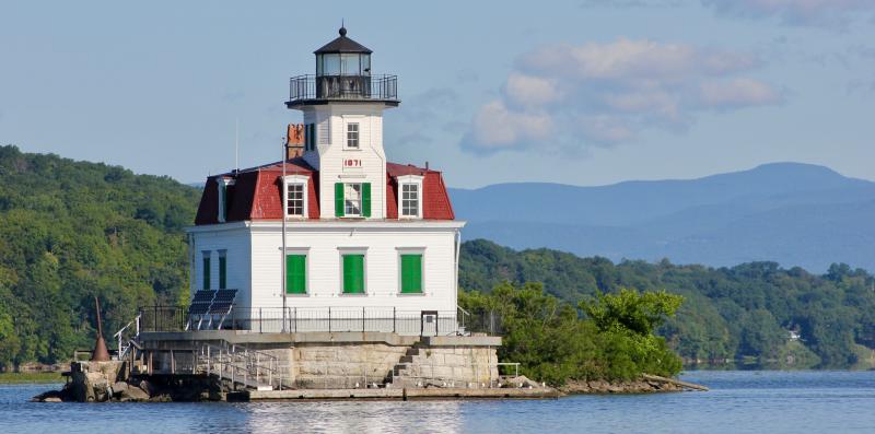 The Maid of the Meadows Lighthouse warns mariners of the one-foot-deep freshwater-vegetated marshlands just to the west of the main shipping channel north of Esopus Meadows Point.