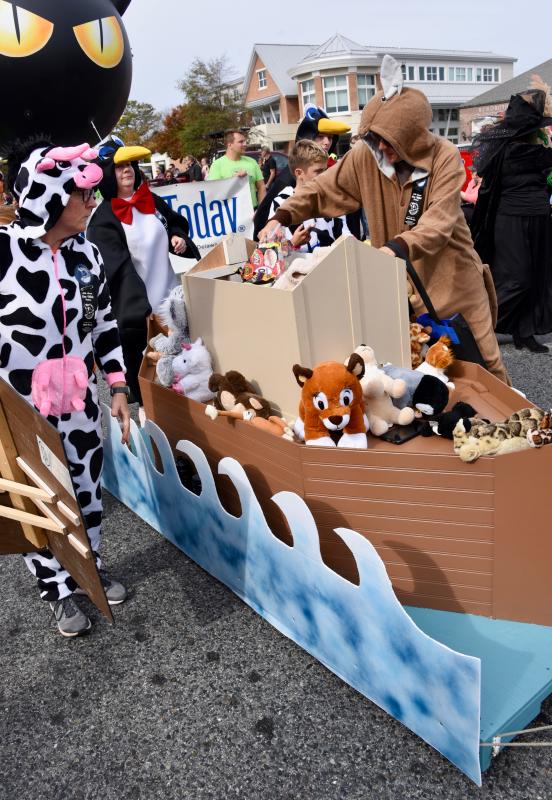 Epworth United Methodist Church has a stuffed-animal Noah’s ark on wheels. RON MACARTHUR PHOTO