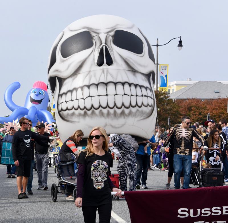 Sussex Eye Center’s skeleton crew keeps its eyes on a large skull balloon. RON MACARTHUR PHOTO