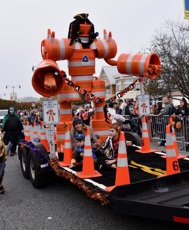 DelDOT’s Wally Work Zone is dressed for the Halloween season. RON MACARTHUR PHOTO