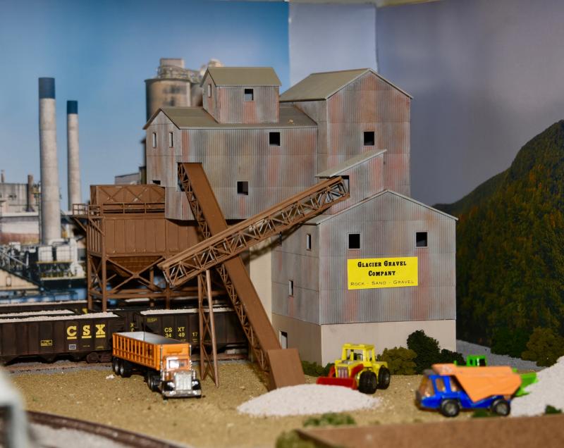 This model gravel plant looks weathered due to the use of pastel chalk.