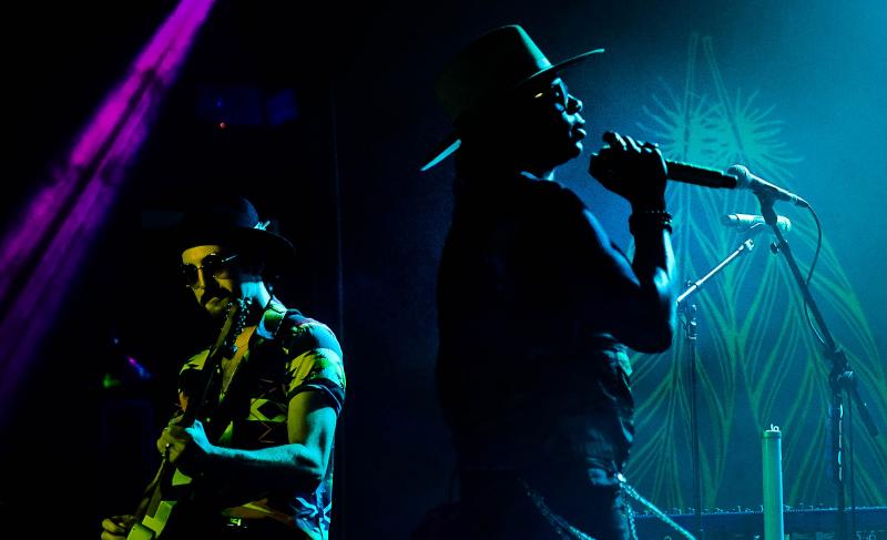Jimmie Allen sings with guitarist Josh Smith.