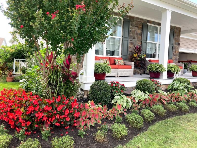 Mary and Dan Jayjock’s home in the Nassau Grove neighborhood near Lewes is a showplace of garden design ideas.