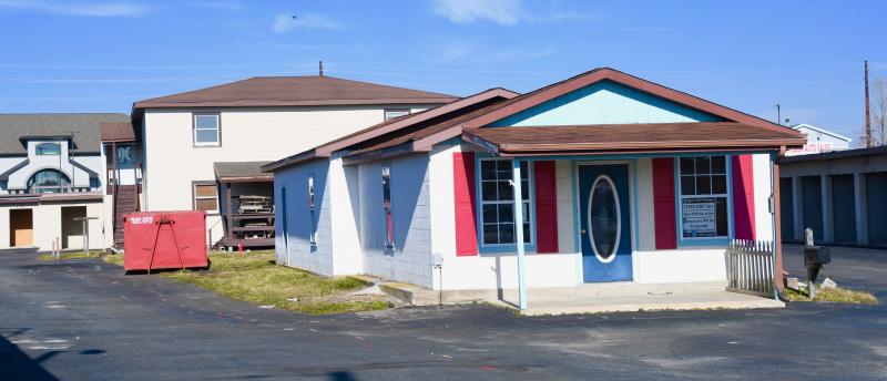 The former Wright’s Self Storage off Route 1 near Lewes has been purchased by the Caggiano family and is slated for demolition to make way for a new Nicola Pizza restaurant. RON MACARTHUR PHOTO