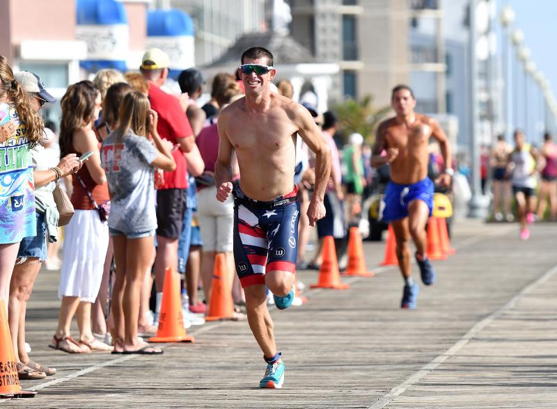 Matt Dunn of Trappe, Md., finishes sixth and wins the masters title in 31:20.3.