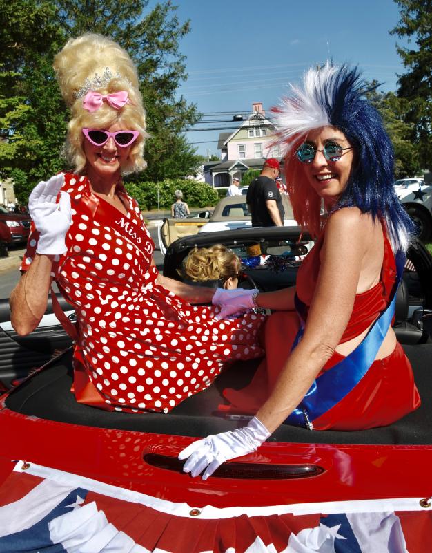 Miss Doo-Dah 1968 Cece Cardona, left, and Miss Doo-Dah 2021 Darcia Ward are ready for the parade to start.