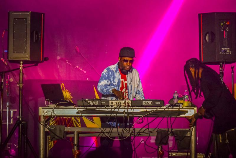 DJ Jazzy Jeff got folks jumping at the Bettie James Fest.