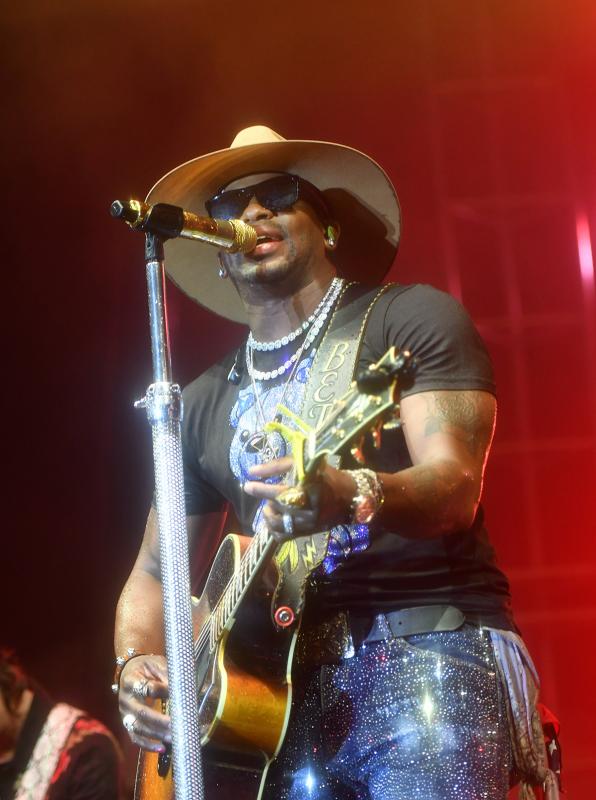 Jimmie Allen performs his hit “21”.