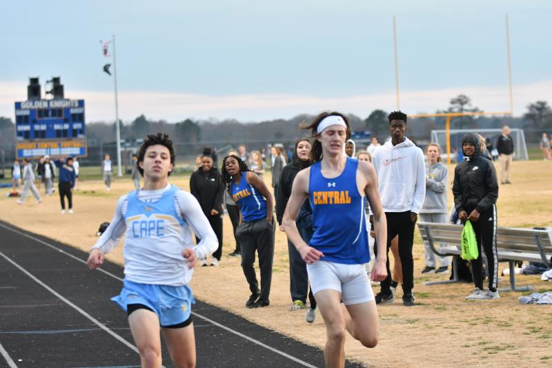 Andrew Wolak wins the 400 over Will Harrison.