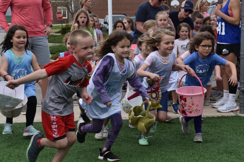 The hounds are set loose on the hunt for the golden egg at Cape’s Holy Thursday practice. ABBY JONES PHOTO