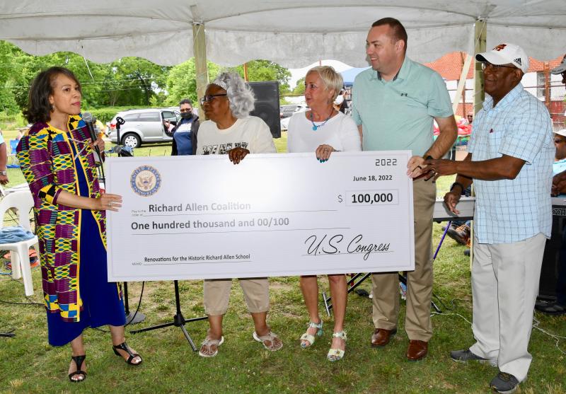 Celebrating a $100,000 community project fund grant for the Richard Allen Coalition are (l-r) U.S. Rep. Lisa Blunt Rochester; Jane Hovington, Richard Allen Coalition president; Rep. Ruth Briggs King, R-Georgetown; Sen. Brian Pettyjohn, R-Georgetown; and Milford Mayor Archie Campbell.