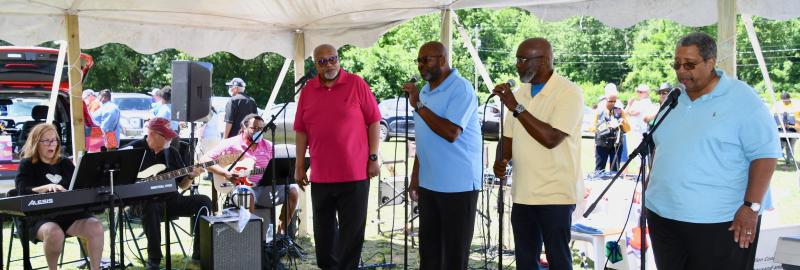 Members of the Possum Point Players in Georgetown sing some Motown favorites.