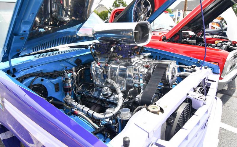 Rick Drode’s 355-cubic-inch engine fills the front of his 1984 Chevy S-10.