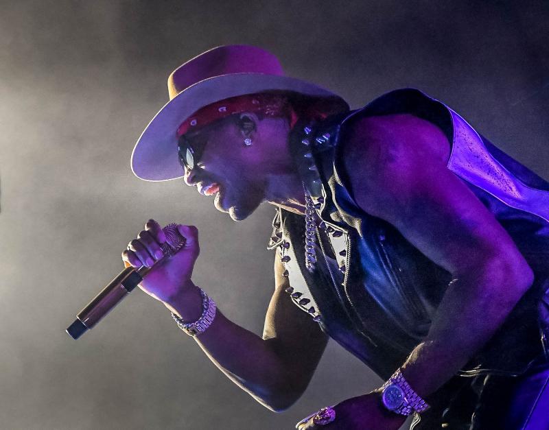 Country Music Association 2021 New Artist of the Year Award winner Jimmie Allen sings “Make Me Want To.”