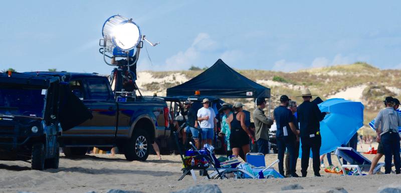 A large set light helps to ease shadows cast by the late afternoon sun.