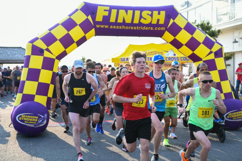 The start of the Father’s Day 5K. DAVE FREDERICK PHOTOS