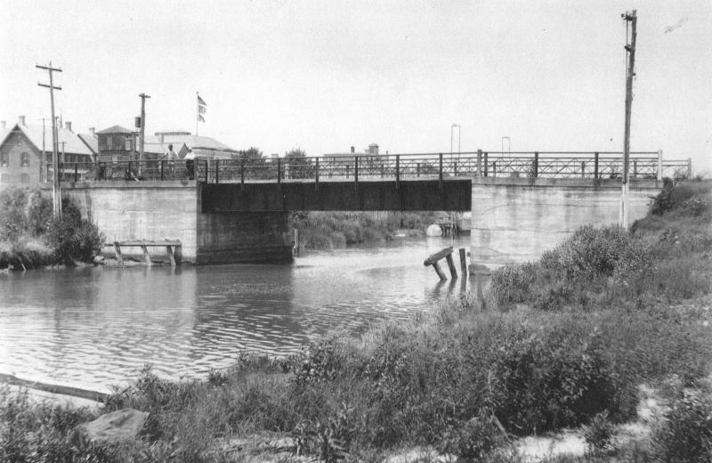The canal drawbridge shown in 1933 is not the same bridge that crosses the canal in Lewes today. DELDOT PHOTO