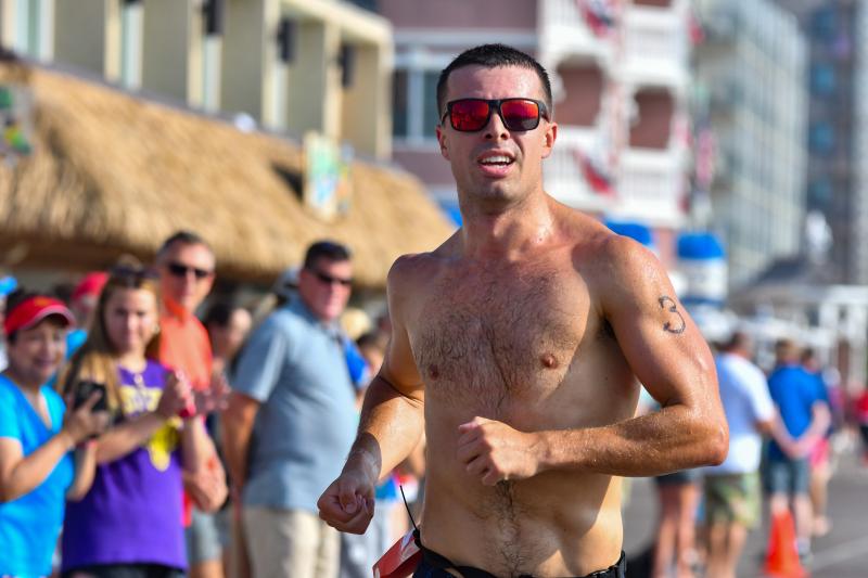 Sean Saxton wins the Dave Reynolds Biathlon with a 17:17 5K to close the competition. DAVE FREDERICK PHOTOS