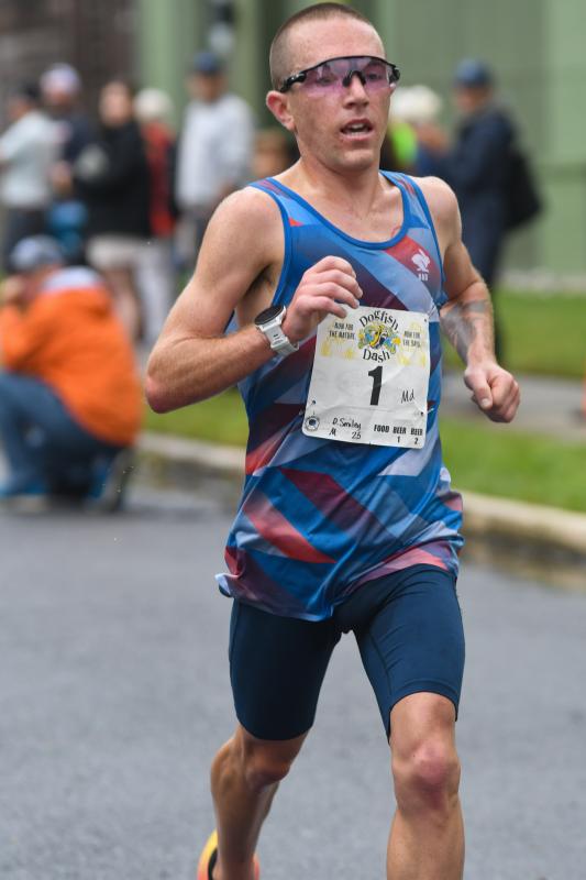Winner Dylan Smiley runs 19:07 over 3.8 miles.