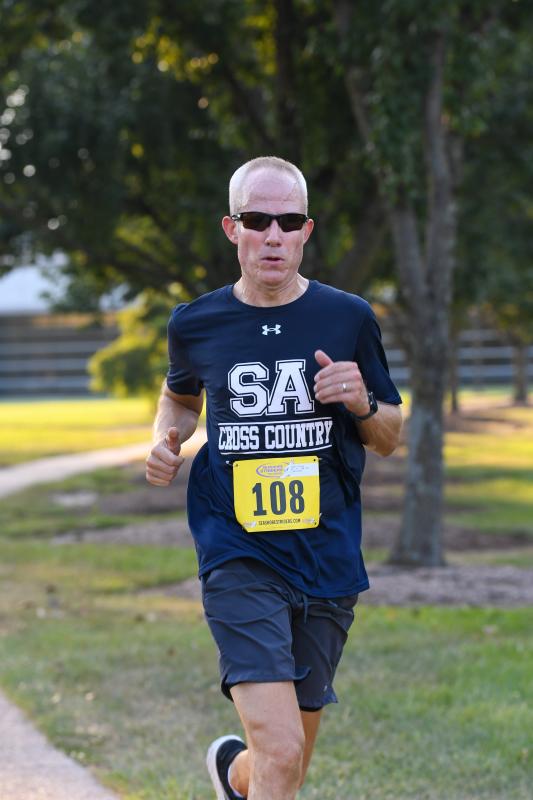 Gavin Furlong wins the male masters title in 19:30.