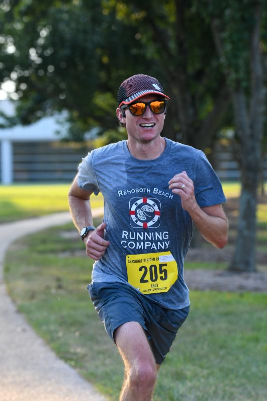 Andy Gorlich records a time of 19:49.