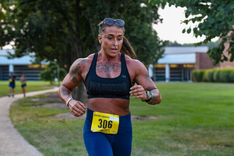 Victoria Sukar powers to a 33:11 clocking.