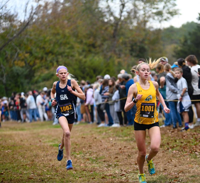 Brynn Crandell leads Paige Ballinger at the 800-meter mark.
