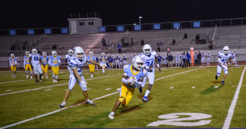 Navin Duffy catches a pass then turns the corner for the go-ahead touchdown.