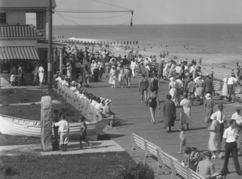 This image shows the fountain in 1931 just two years after it was erected. DELAWARE PUBLIC ARCHIVES PHOTO