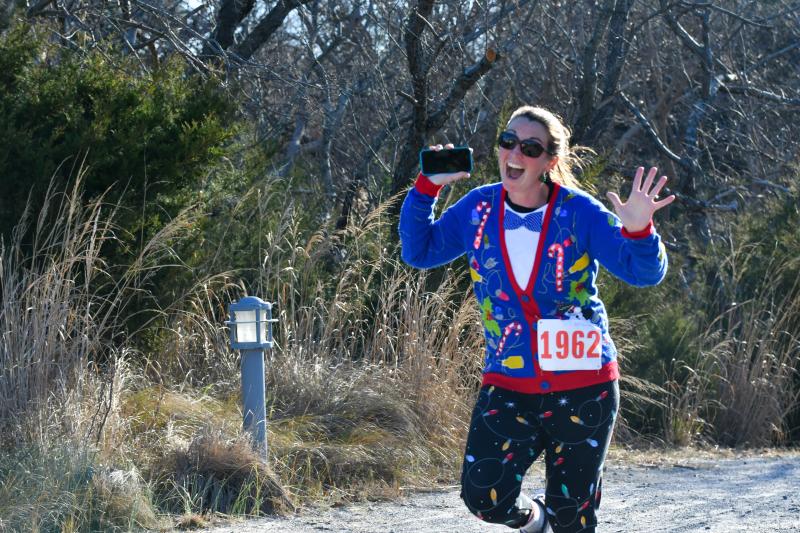 Jessica White cruises happily to a time of 31:52.