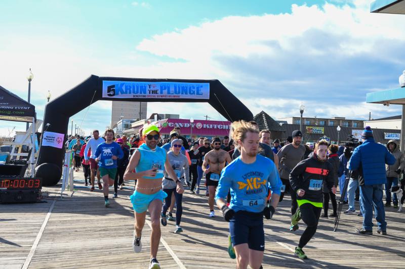 The Run to the Plunge start on the Boardwalk.