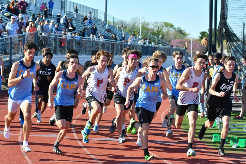 The start of the boys’ 1,600-meter run.