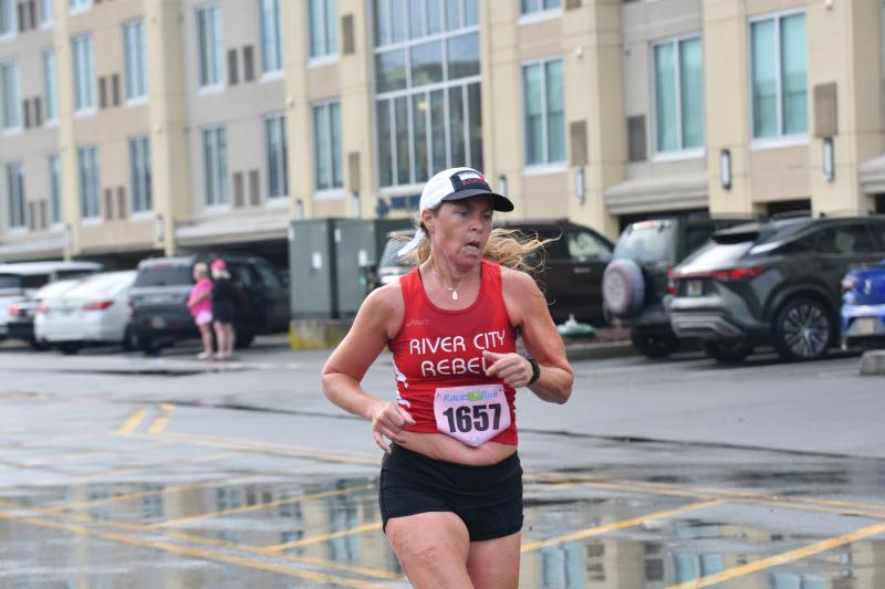 Traci Seto won the women’s masters race in 23:39.