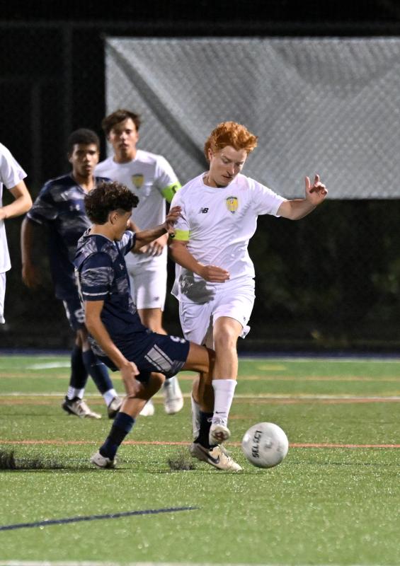 Seahawks’ junior Liam Stegall goes for the trap on Cape’s Brandon Loucks.