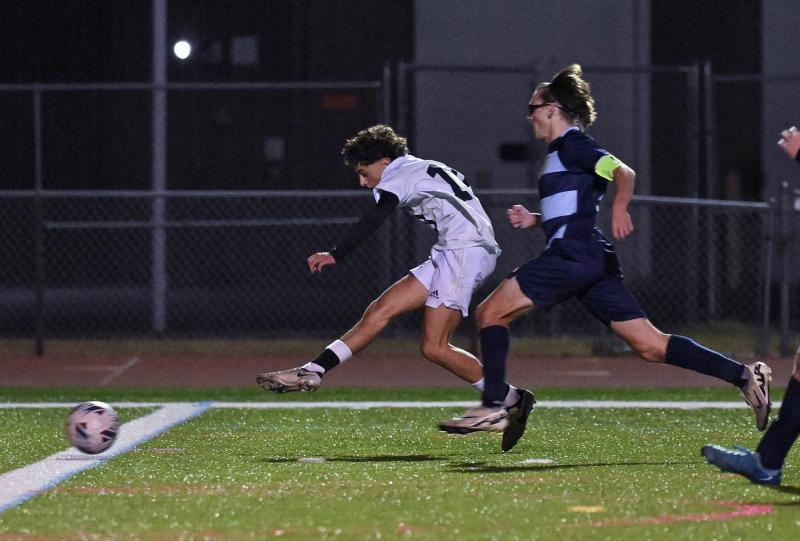 Seahawks junior Liam Stegall passes ahead to Chase Ballinger for the assist.