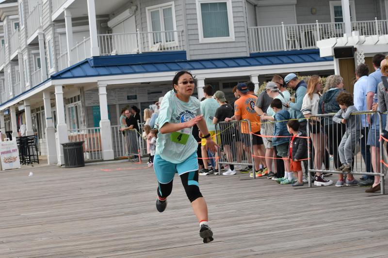 Ginger Shaud, 28, finishes strong in 31:10.