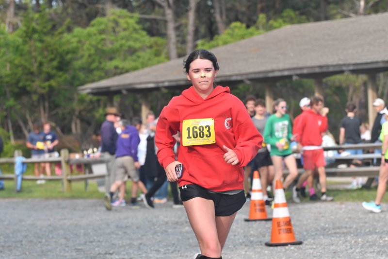 Cassidy Thomas heads home with a time of 36:22.