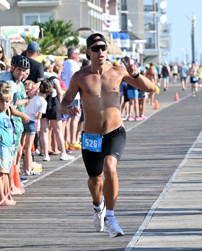 Chris Graham of Rehoboth Beach places ninth in 33.41.6.