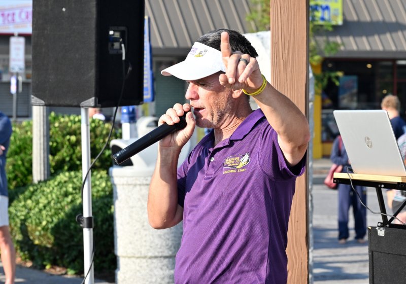 Tim Bamforth gives instructions to the biathlon participants.