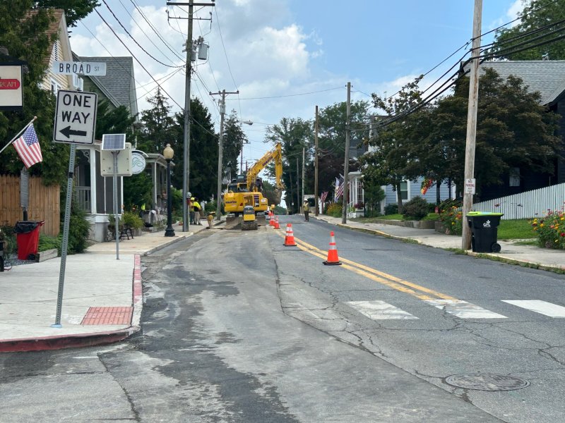 Construction crews with Artesian Wastewater are at work on constructing a new force main in downtown Milton. The main is partially located on Union Street and will eventually go out to Artesian’s Sussex Regional Recharge Facility on Route 30. RYAN MAVITY PHOTO