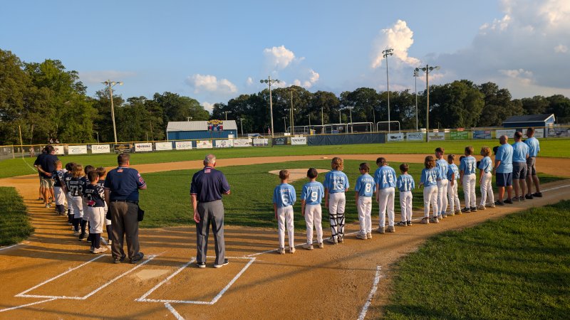 Prior to the all-Cape final, the teams lined up for the national anthem.