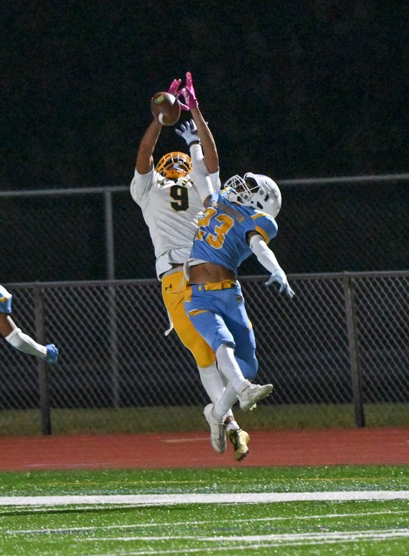 Cape junior defensive back Jamar Beasley breaks up a pass intended for Maxwell Batten.