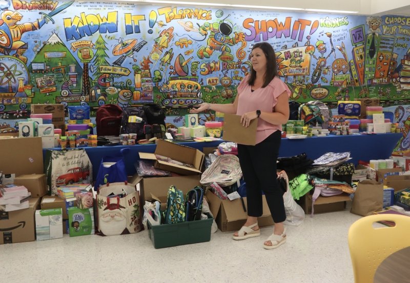 Georgetown Elementary School Principal Beth Illian expresses her gratitude during the event.