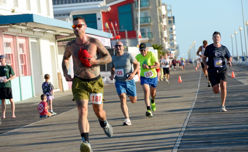 Manuel Nasse, 43, of New Hampshire runs a fast 23:19, making him hard to read.