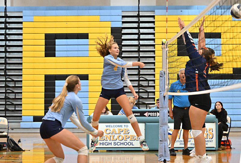 Cape junior Harper Mamele slams a winner past Delmar’s front line.