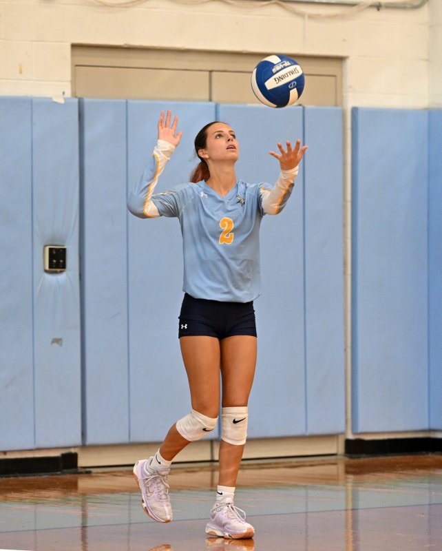 Cape senior setter Kaylee Sockriter serves an ace.