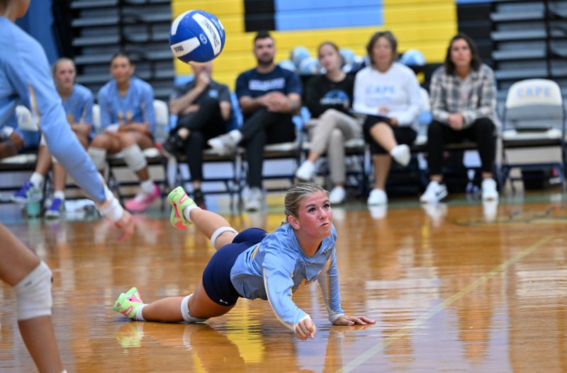 Cape senior Rylee Ockels makes a diving dig in the 3-0 win over Delmar. DAN COOK PHOTOS